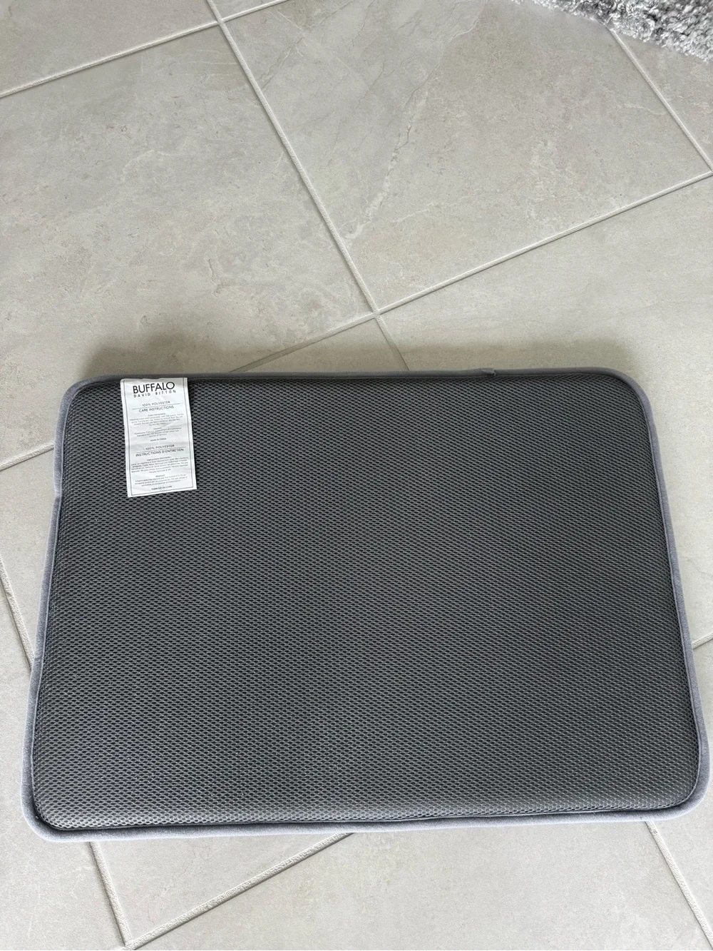 Plush Gray Bath Mat - Soft Microfiber Bathroom Rug